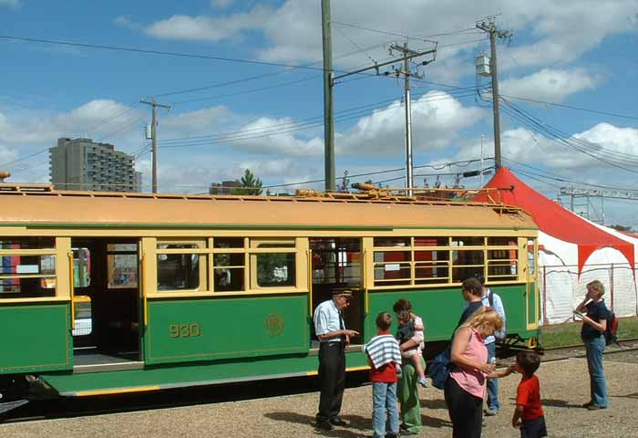 Melbourne Class W6 tram 930