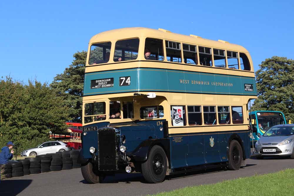 West Bromwich Corporation Daimler CVG6 Weymann 174