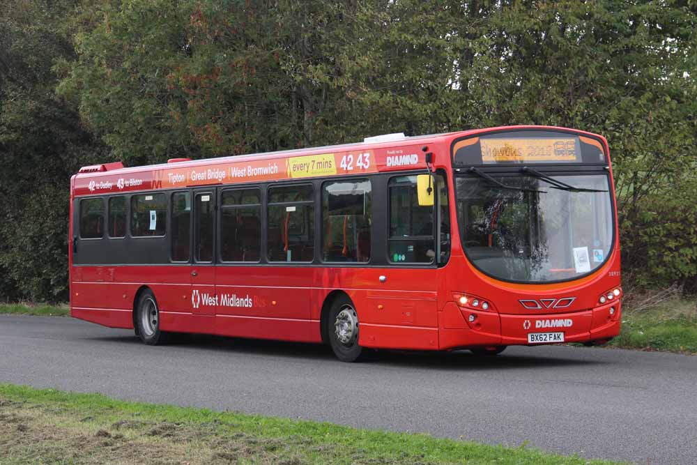 Diamond West Midlands Volvo B7RLE Wright 30925