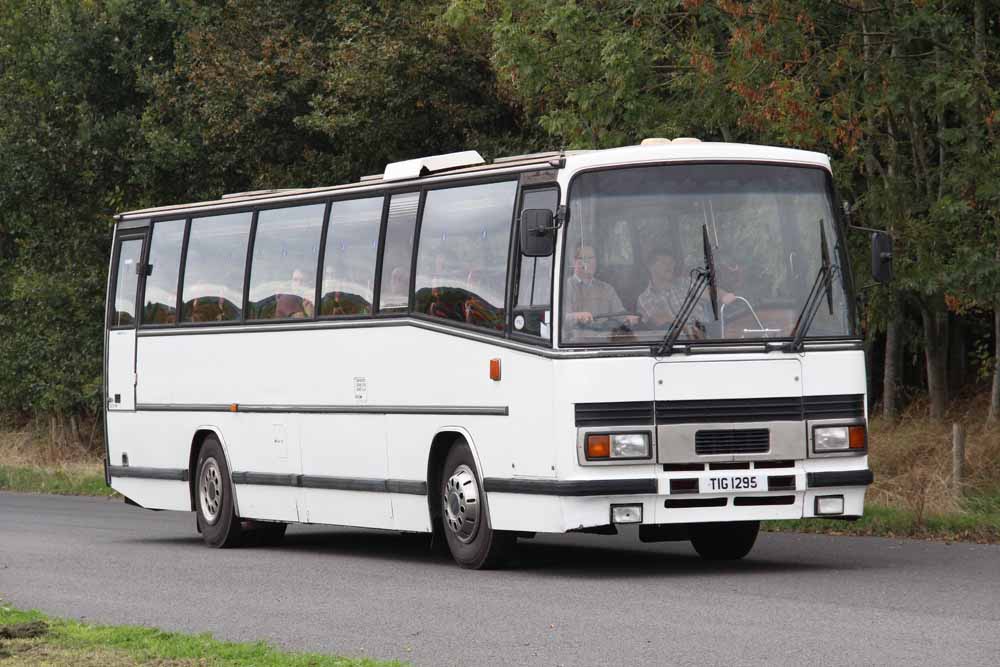 Bedford YNT Plaxton Paramount 3200 TIG1295