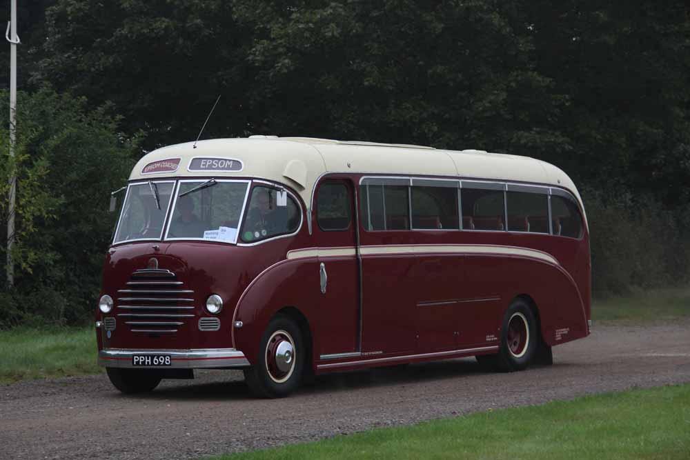 Epsom Coaches Bedford SB Duple PPH698