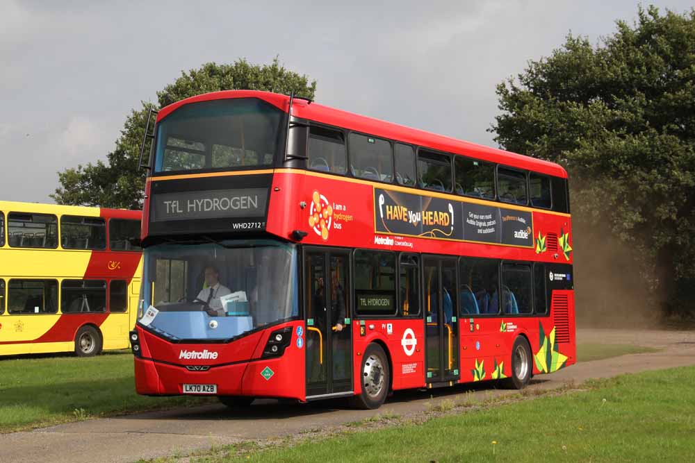 Metroline Wright Streetdeck FCEV WHD2712