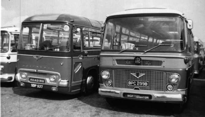 Smths Coaches AEC Reliance Duple Britannia XDP537