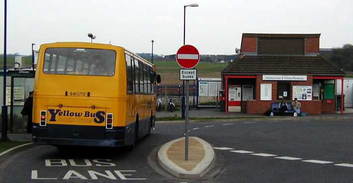 Yellow Bus Vovo B58 East Lancs 641UTO