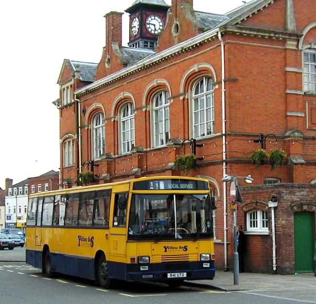 Yellow Bus Vovo B58 East Lancs 641UTO