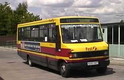 First Pennine Mercedes 811D