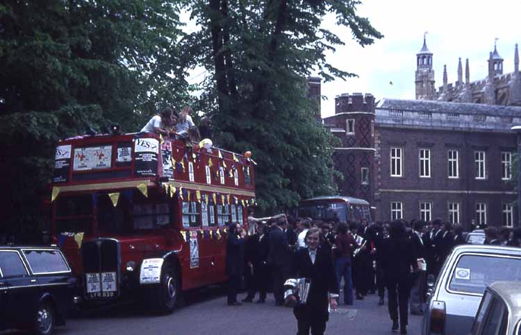 London Transport AEC Regent 3RT Weymann RT3420