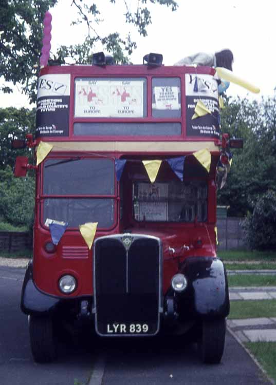 London Transport AEC Regent 3RT Weymann RT3420