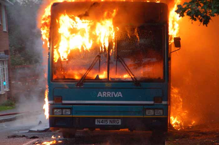 Arriva the Shires Volvo B10B / Plaxton Verde 3855