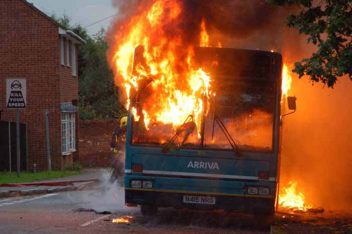 Arriva the Shires Volvo B10B / Plaxton Verde 3855