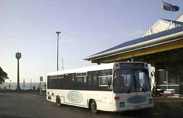 Stagecoach The Link Nissan Scorpio SBR180 Fairfax 32