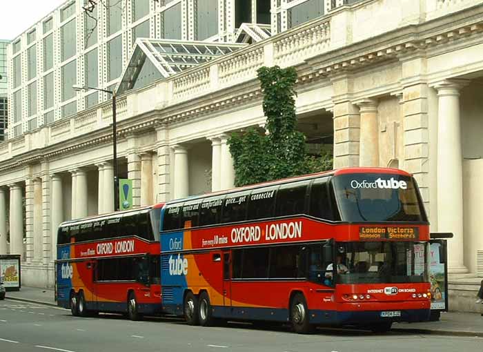 Oxford Tube Neoplan Skyliner 50110