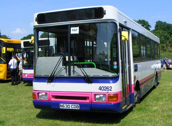 First Hampshire & Dorset Dennis Dart Northern Conties 40262