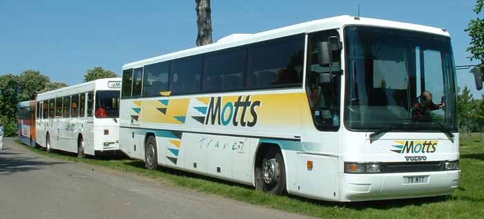 Motts Travel Volvo B7R Plaxton T9MTT