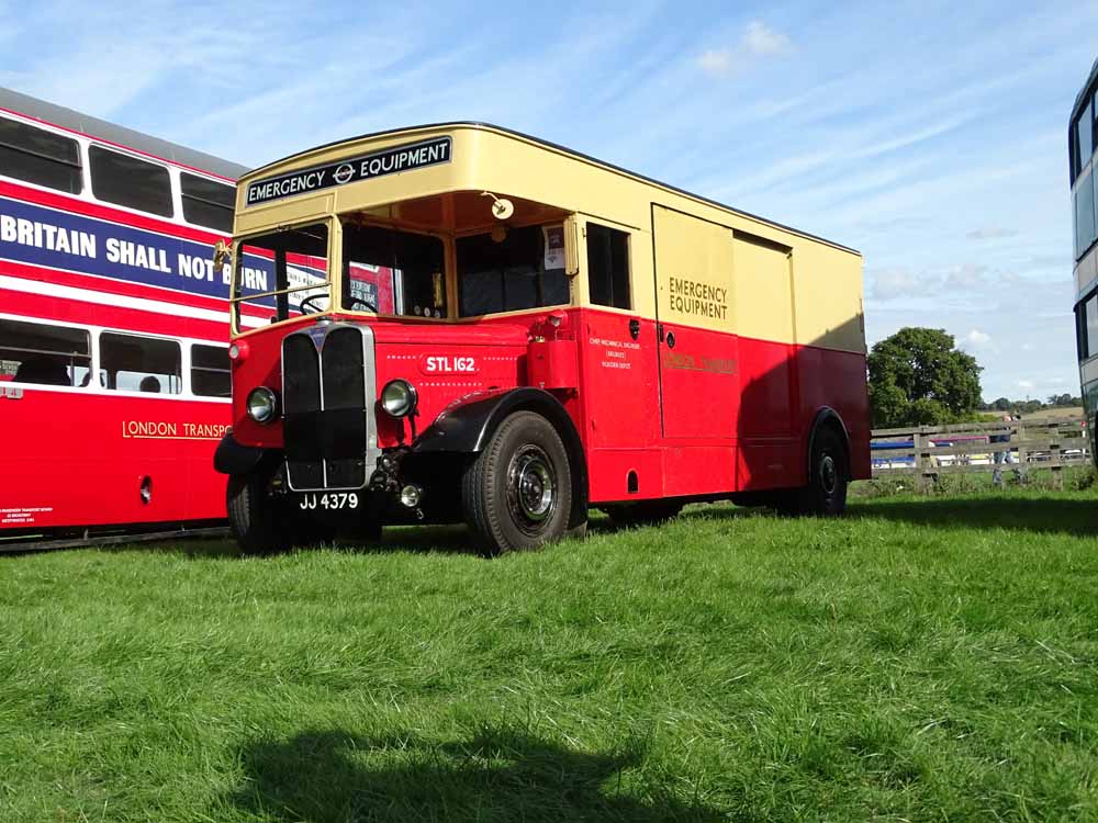 London Transport AEC Regent Chalmers tender 832J