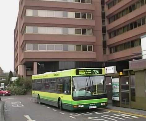 Green Line DAF SB220/Plaxton 724