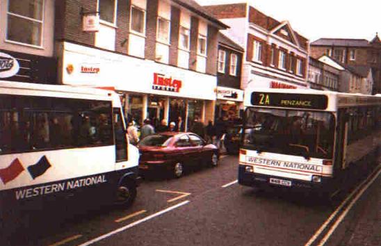 Western National Dart M418CCV & Mercedes